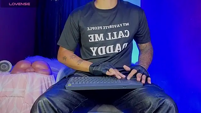 TomLover 12 online show from October 9, 12:17 pm