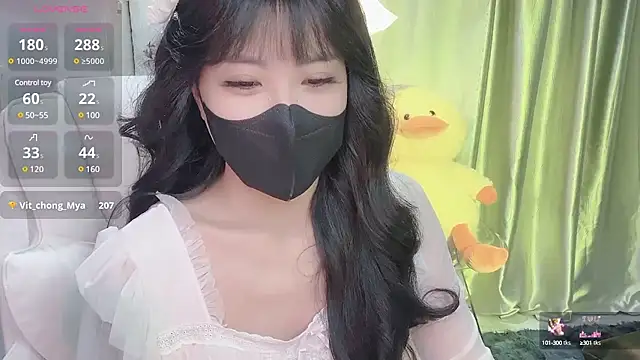 Snapshot of Mya_Lee chatting on February 18, 4:36 pm Mya Lee online show from February 18, 4:36 pm