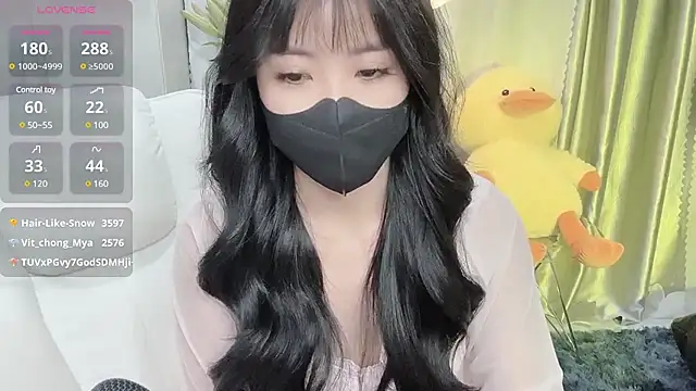 Snapshot of Mya_Lee chatting on February 13, 10:33 pm Mya Lee online show from February 13, 10:33 pm