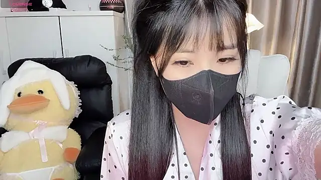 Snapshot of Mya_Lee chatting on January 18, 2:23 pm Mya Lee online show from January 18, 2:23 pm