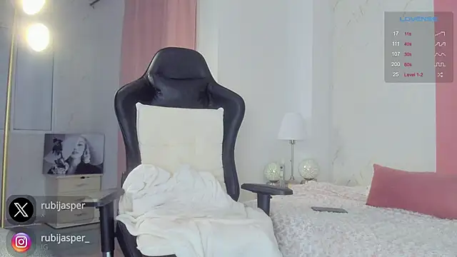 Snapshot of missrubijasper chatting on January 22, 5:48 am missrubijasper online show from January 22, 5:48 am