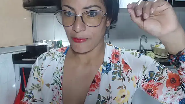 Snapshot of kateleyagrey chatting on October 9, 7:25 pm kateleyagrey online show from October 9, 7:25 pm