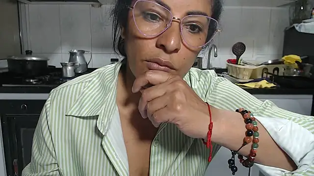 kateleyagrey online show from March 5, 11:43 pm