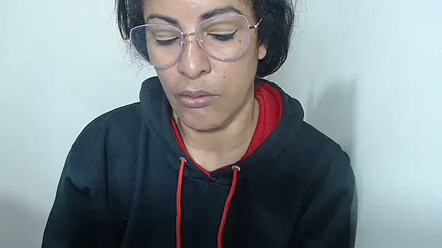 Snapshot of kateleyagrey chatting on June 7, 1:27 pm kateleyagrey online show from June 7, 1:27 pm
