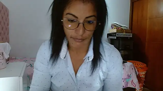 Snapshot of kateleyagrey chatting on March 20, 12:22 pm kateleyagrey online show from March 20, 12:22 pm