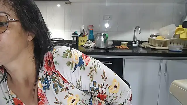 Snapshot of kateleyagrey chatting on September 26, 1:18 pm kateleyagrey online show from September 26, 1:18 pm