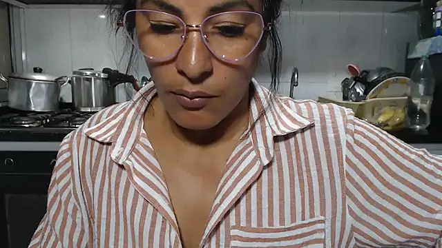 kateleyagrey online show from February 3, 2:53 am