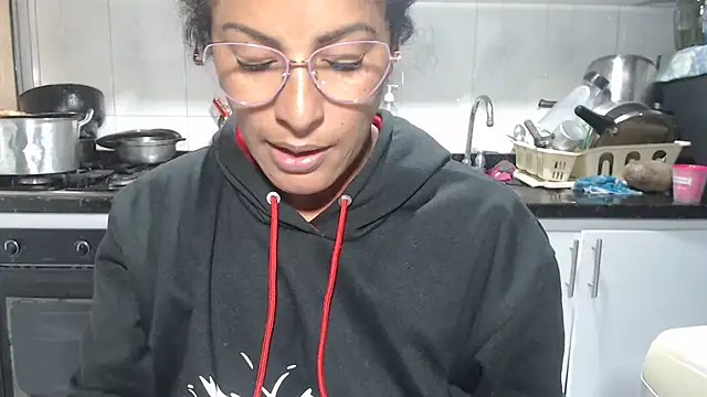 kateleyagrey online show from February 9, 8:18 pm