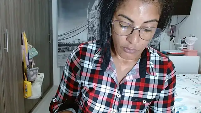 Snapshot of kateleyagrey chatting on February 4, 2:07 am kateleyagrey online show from February 4, 2:07 am