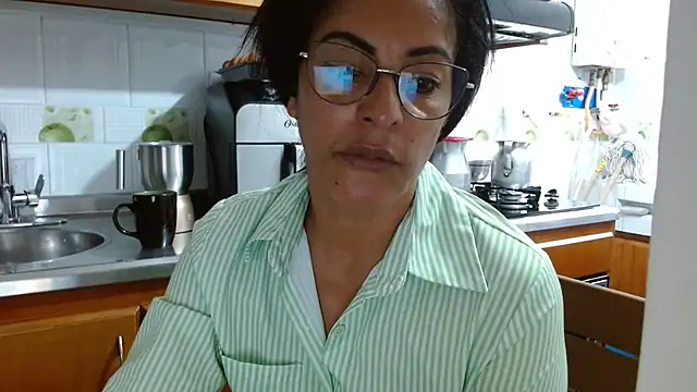 Snapshot of kateleyagrey chatting on March 10, 12:17 pm kateleyagrey online show from March 10, 12:17 pm