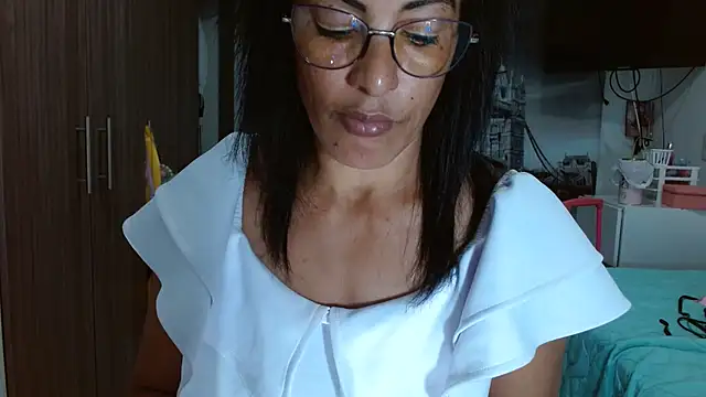 Snapshot of kateleyagrey chatting on January 23, 11:15 pm kateleyagrey online show from January 23, 11:15 pm