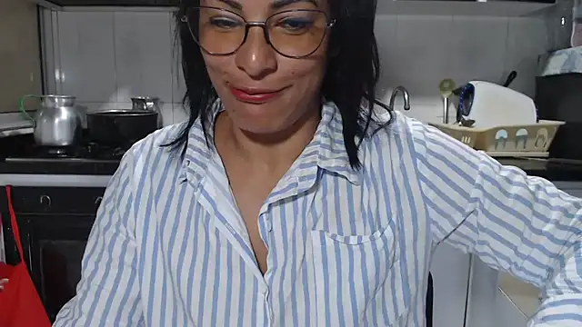 Snapshot of kateleyagrey chatting on November 16, 11:59 am kateleyagrey online show from November 16, 11:59 am