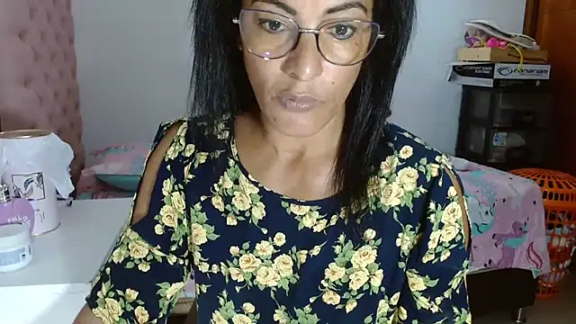 Snapshot of kateleyagrey chatting on March 22, 3:53 pm kateleyagrey online show from March 22, 3:53 pm