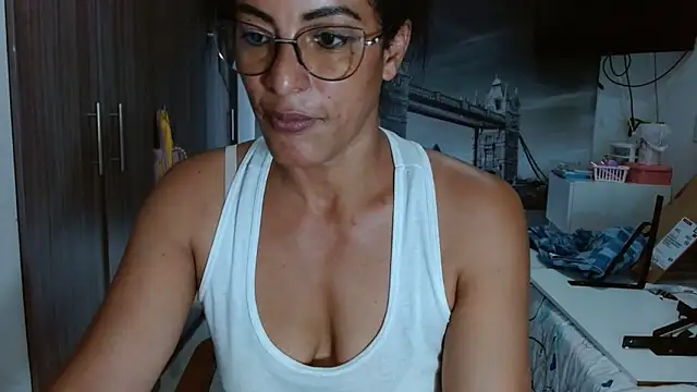 Snapshot of kateleyagrey chatting on February 10, 9:47 pm kateleyagrey online show from February 10, 9:47 pm