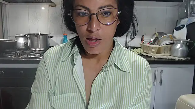 Snapshot of kateleyagrey chatting on November 23, 12:04 pm kateleyagrey online show from November 23, 12:04 pm