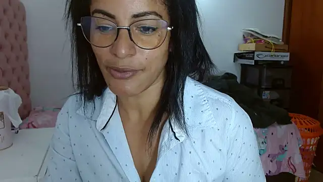 Snapshot of kateleyagrey chatting on March 20, 4:20 pm kateleyagrey online show from March 20, 4:20 pm