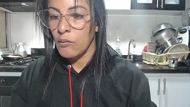 Snapshot of kateleyagrey chatting on May 2, 8:36 pm kateleyagrey online show from May 2, 8:36 pm