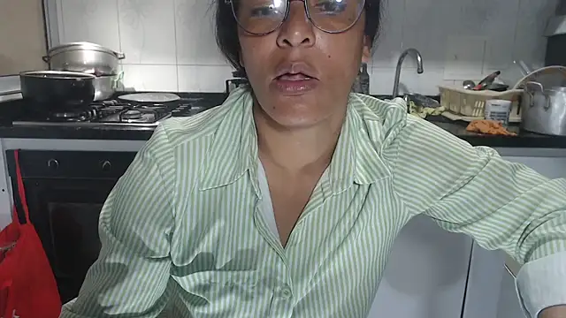 Snapshot of kateleyagrey chatting on October 21, 7:02 pm kateleyagrey online show from October 21, 7:02 pm