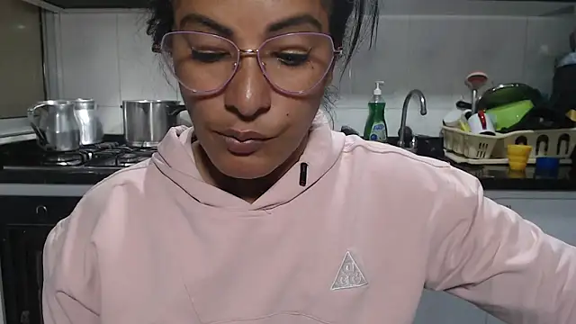 Snapshot of kateleyagrey chatting on April 23, 7:59 pm kateleyagrey online show from April 23, 7:59 pm