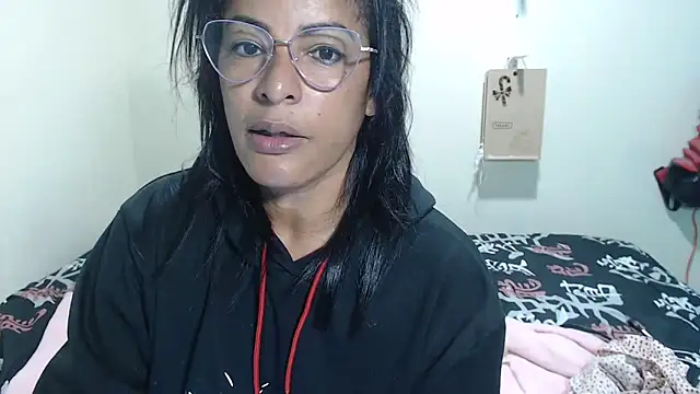 Snapshot of kateleyagrey chatting on May 3, 10:31 am kateleyagrey online show from May 3, 10:31 am