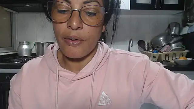 kateleyagrey online show from January 7, 7:41 pm