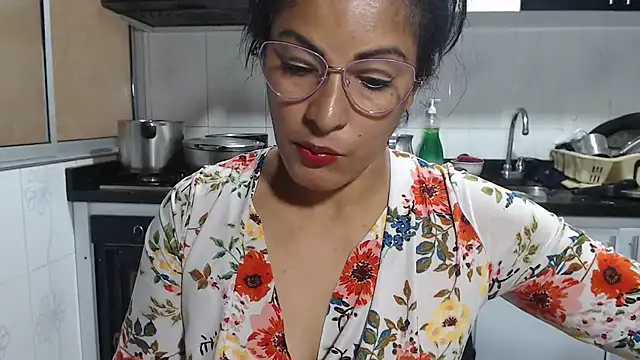 kateleyagrey online show from March 27, 6:53 pm