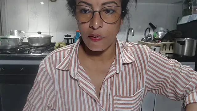 Snapshot of kateleyagrey chatting on November 24, 8:20 pm kateleyagrey online show from November 24, 8:20 pm