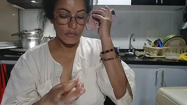 Snapshot of kateleyagrey chatting on September 17, 1:13 pm kateleyagrey online show from September 17, 1:13 pm