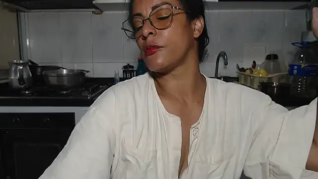 kateleyagrey online show from December 17, 7:52 pm