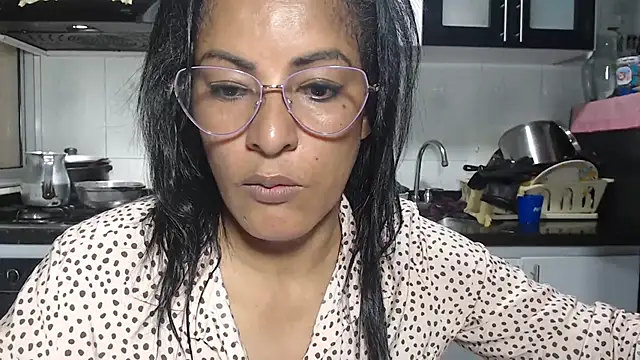 Snapshot of kateleyagrey chatting on June 3, 10:03 pm kateleyagrey online show from June 3, 10:03 pm
