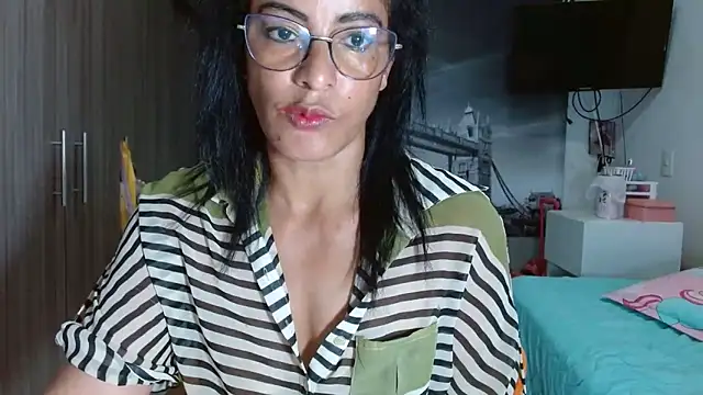 Snapshot of kateleyagrey chatting on January 25, 1:54 am kateleyagrey online show from January 25, 1:54 am