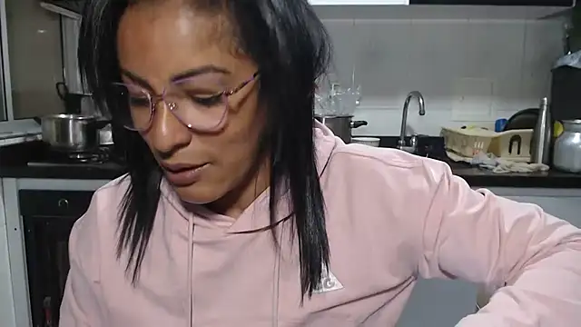 kateleyagrey online show from March 7, 9:20 pm