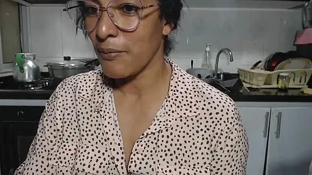 Snapshot of kateleyagrey chatting on May 28, 7:09 pm kateleyagrey online show from May 28, 7:09 pm