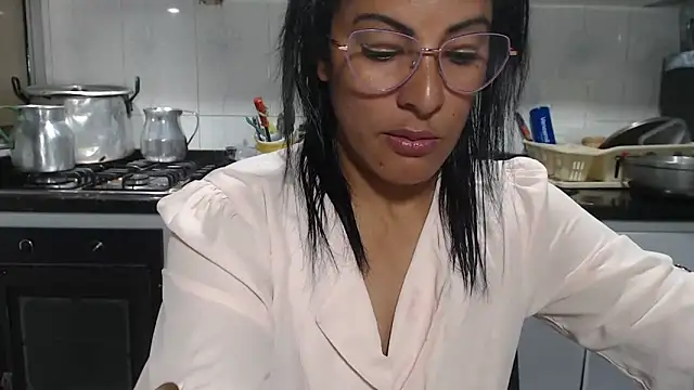 kateleyagrey online show from April 13, 7:51 pm