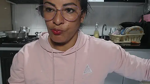 Snapshot of kateleyagrey chatting on May 7, 8:34 pm kateleyagrey online show from May 7, 8:34 pm