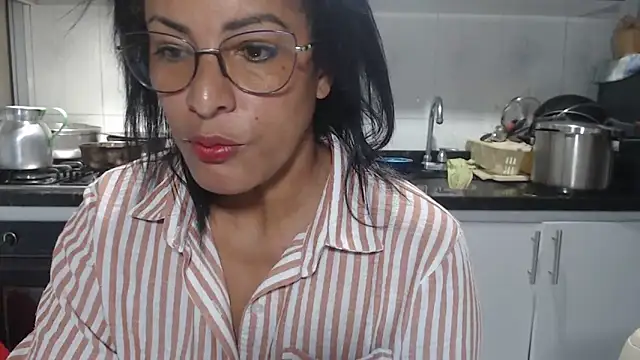 Snapshot of kateleyagrey chatting on November 7, 7:51 pm kateleyagrey online show from November 7, 7:51 pm