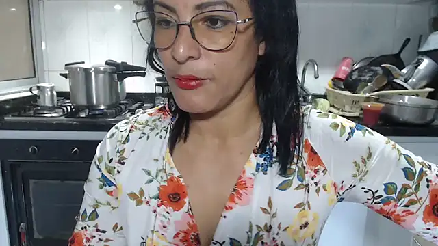 Snapshot of kateleyagrey chatting on November 27, 8:09 pm kateleyagrey online show from November 27, 8:09 pm