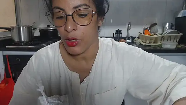 Snapshot of kateleyagrey chatting on October 5, 1:24 pm kateleyagrey online show from October 5, 1:24 pm