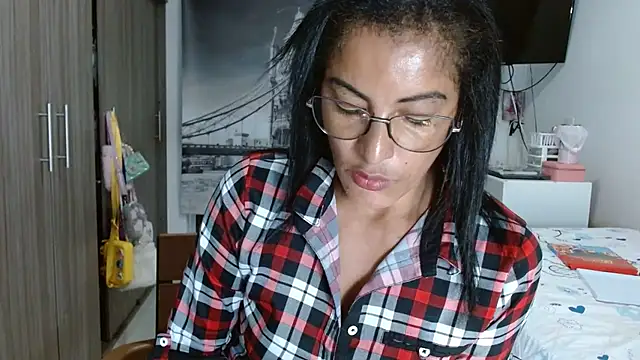 Snapshot of kateleyagrey chatting on January 29, 12:12 am kateleyagrey online show from January 29, 12:12 am