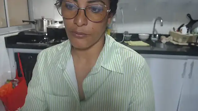 Snapshot of kateleyagrey chatting on November 1, 7:41 pm kateleyagrey online show from November 1, 7:41 pm