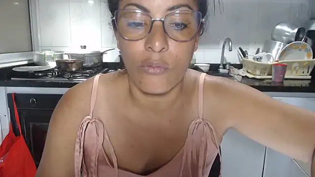 Snapshot of kateleyagrey chatting on October 27, 7:04 pm kateleyagrey online show from October 27, 7:04 pm