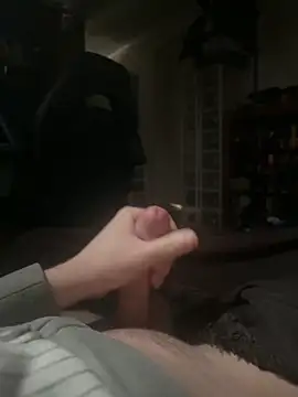 Snapshot of whitestroker chatting on December 4, 6:40 pm whitestroker online show from December 4, 6:40 pm