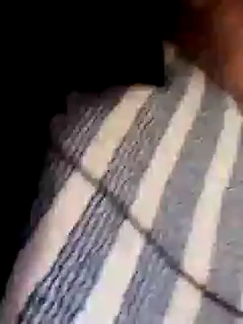 Snapshot of marronzinho23c chatting on December 30, 6:27 pm marronzinho23c online show from December 30, 6:27 pm