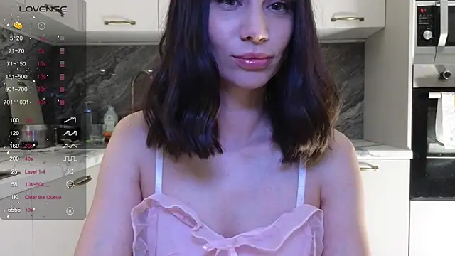 Alice Wonders online show from October 10, 7:25 pm