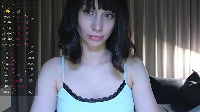 Alice Wonders online show from November 30, 9:15 pm