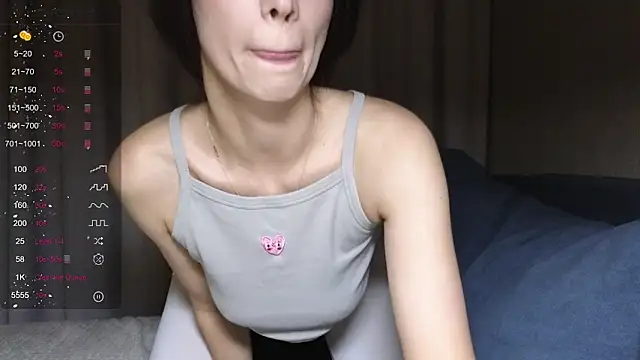 Alice Wonders online show from September 21, 9:09 pm