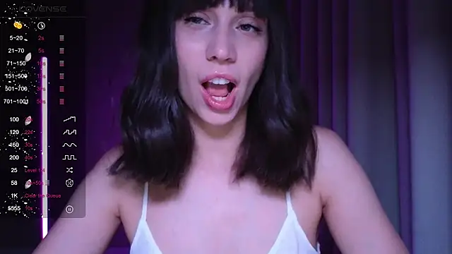 Alice Wonders online show from October 17, 8:21 pm