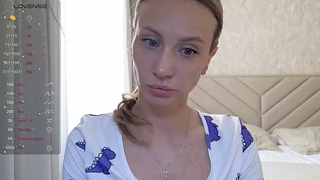 Alice Wonders online show from April 15, 8:09 am