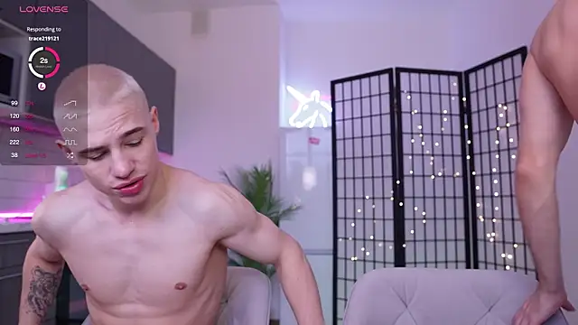 Evan  White  online show from December 2, 8:15 am