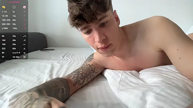 Snapshot of Evan__White_ chatting on June 26, 8:31 am Evan White online show from June 26, 8:31 am